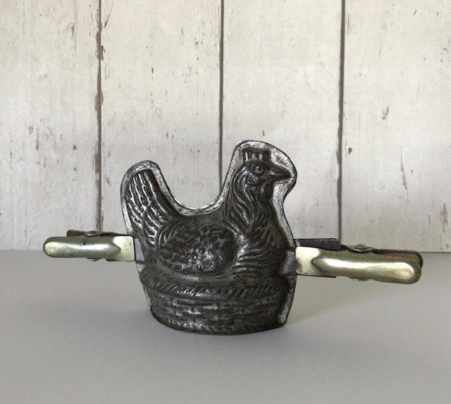 Vintage vertind metalen mal chocolade mal kip op mand, Ophalen of Verzenden