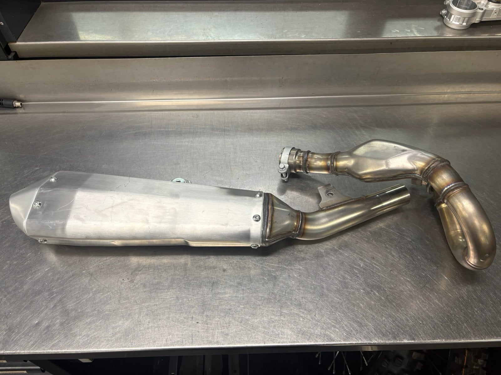 Originele nieuwe uitlaat Kawasaki kx 450 2025, Ophalen of Verzenden