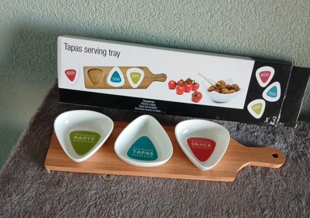 Tapas serveerplank, Huis en Inrichting, Keuken | Keukenbenodigdheden, Nieuw, Snij-/serveerplank, Hout, Bruin, Ophalen of Verzenden
