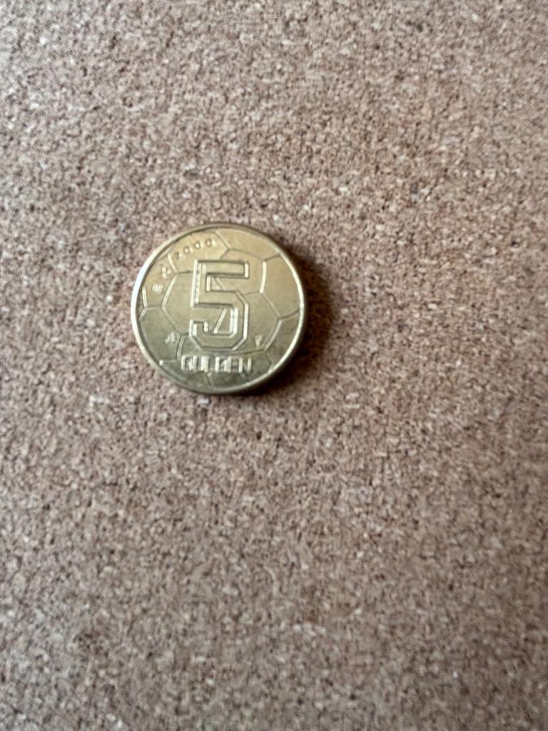 2 verschillende 5 Gulden munten, Ophalen, Koningin Beatrix, 5 gulden, Losse munt