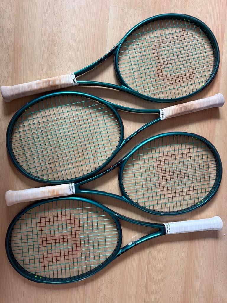 Wilson Blade 100L  (4 stuks), Sport en Fitness, Tennis, Ophalen of Verzenden, Zo goed als nieuw, Racket, Wilson
