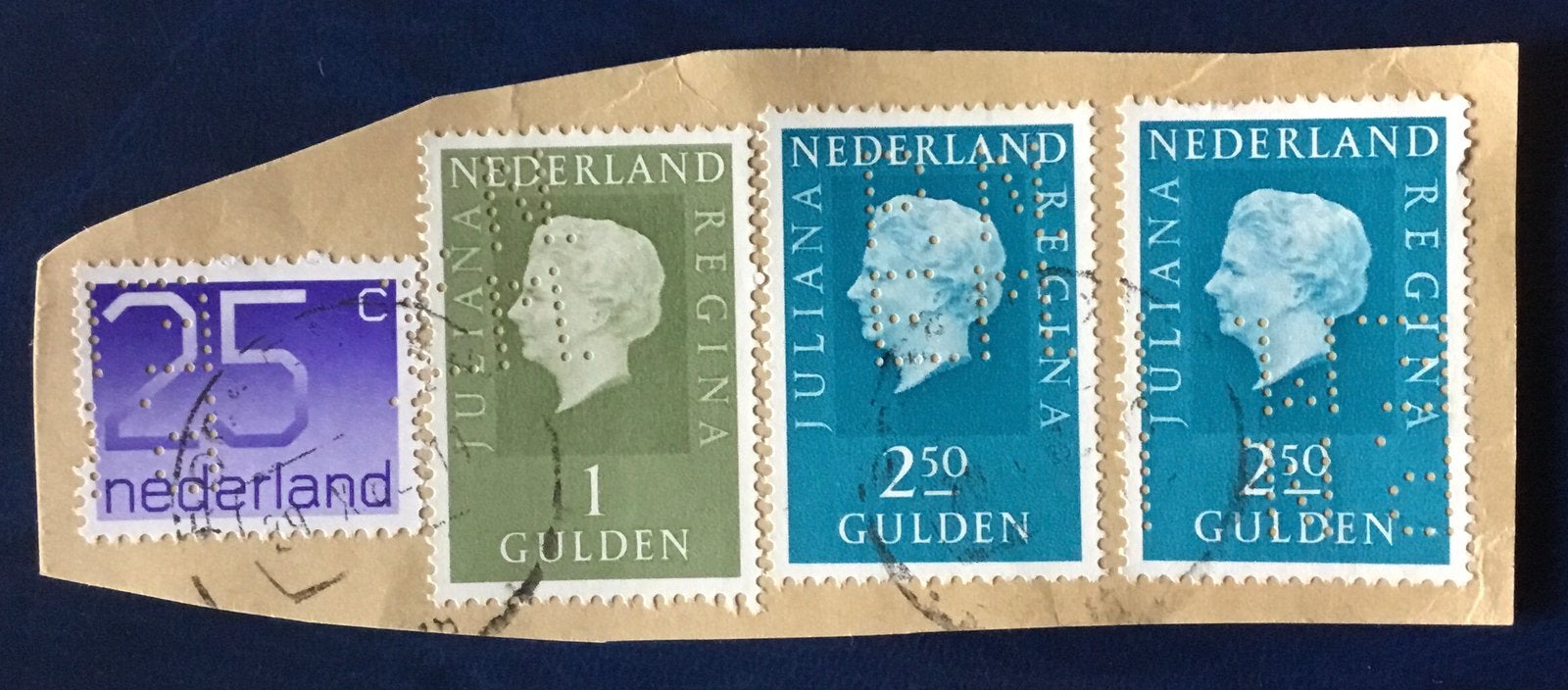 Perfins Nederland kavel per21, Ophalen of Verzenden, Na 1940, Gestempeld