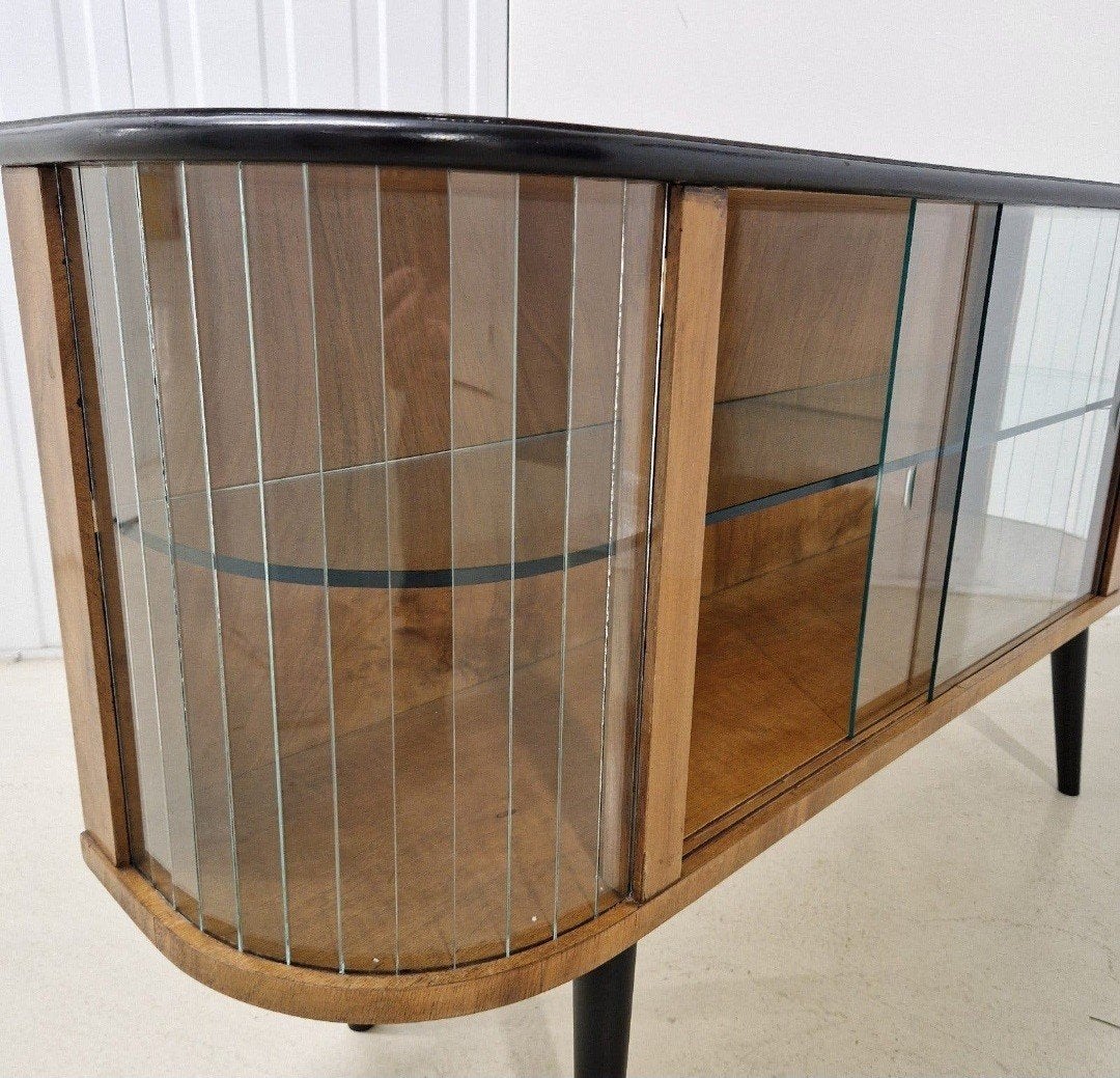 Vintage Vitrinekast met Gebogen Glas - Mid-Century Modern, Ophalen