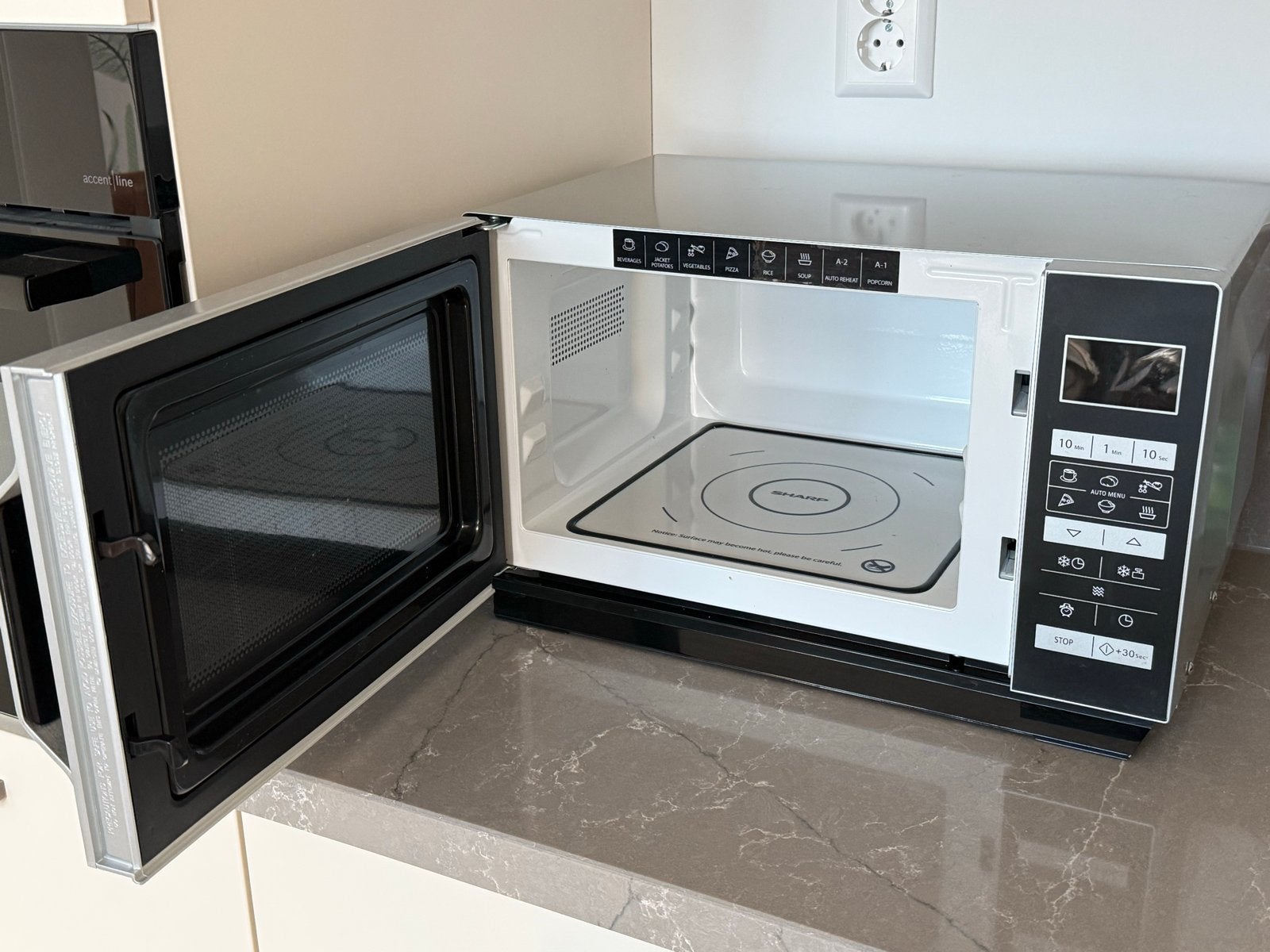 Sharp R-360S combimagnetron - Zilver/Zwart, Ophalen, Combimagnetron, Grill, Zo goed als nieuw