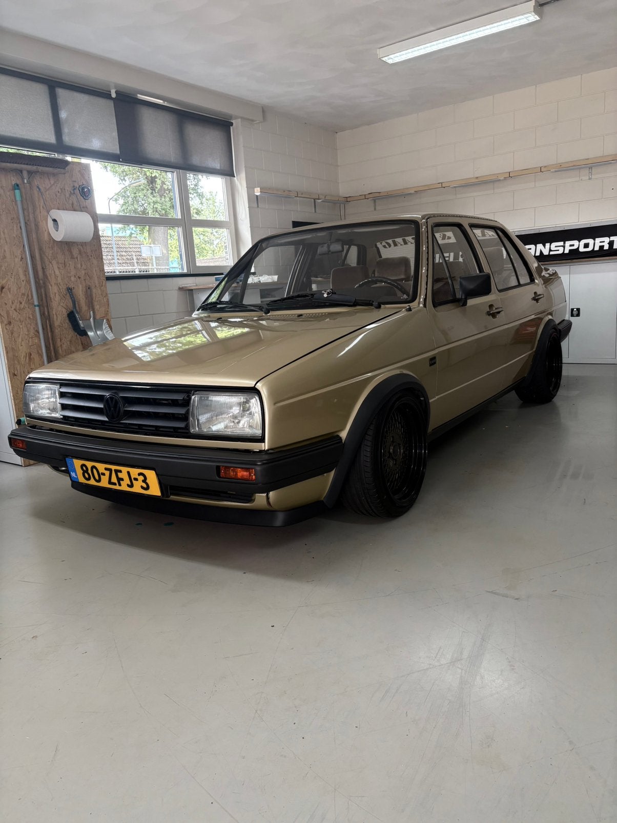 Volkswagen Jetta 1.8 GL AUT 1986., 467 kg, 4 cilinders, 1200 kg, 1781 cc