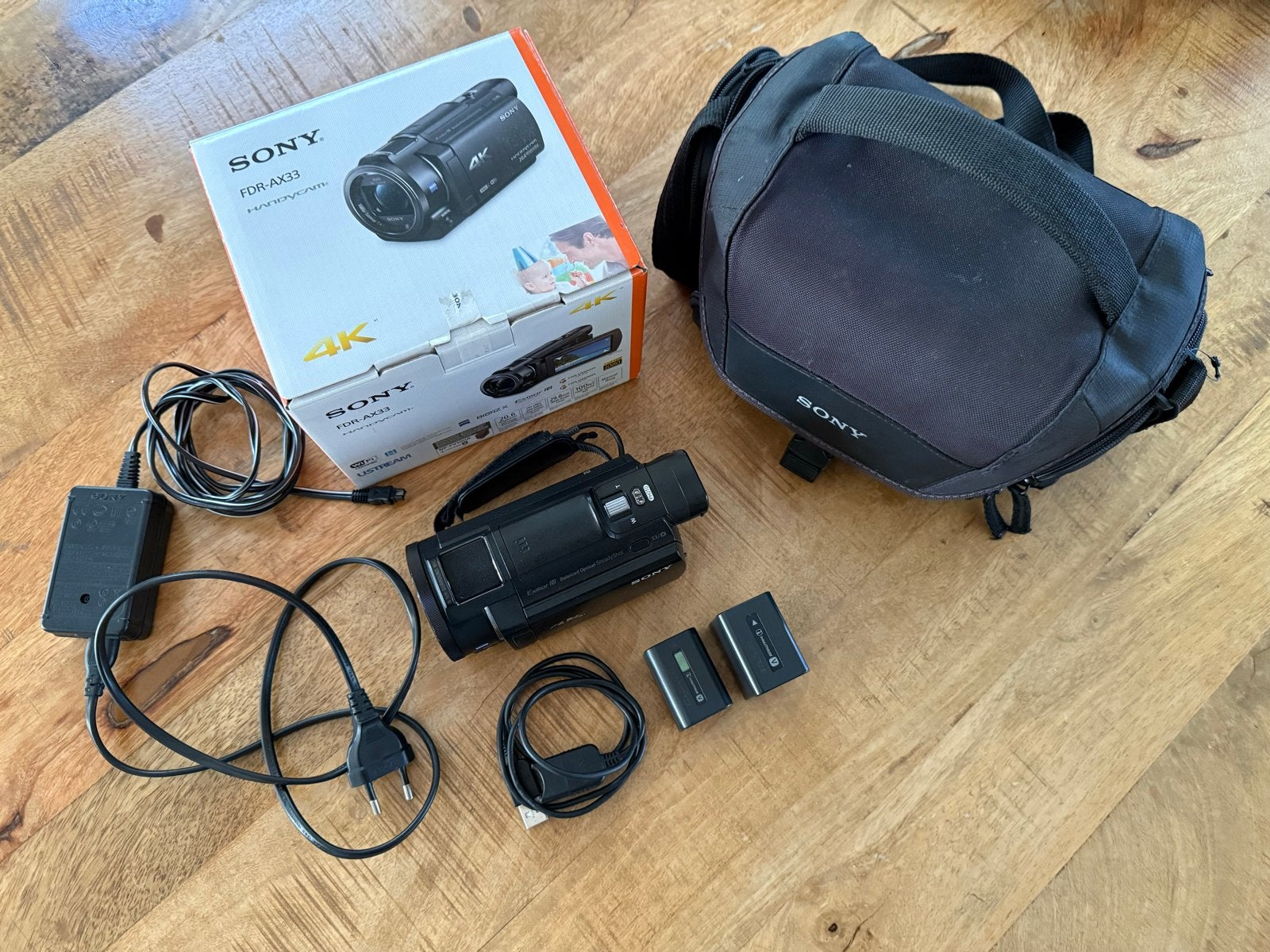 Sony Videocamera FDR-AX33 4K met accessoires en tas, Audio, Tv en Foto, Videocamera's Digitaal, Ophalen, Full HD, Gebruikt, Overige soorten