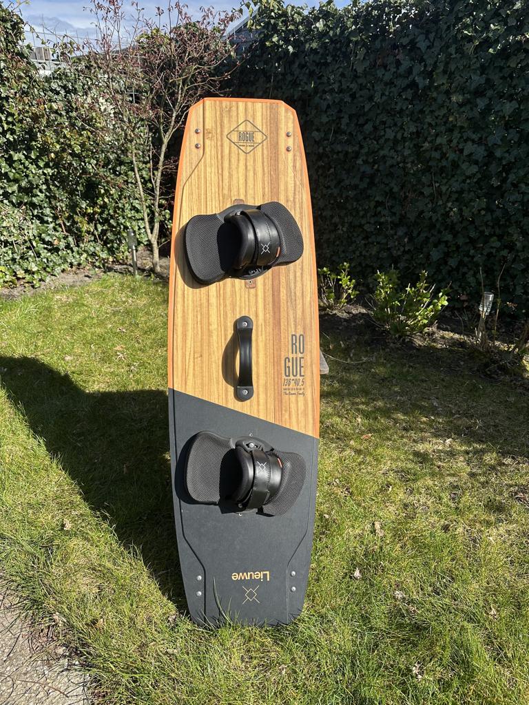 Complete Kitesurf Set in uitstekende staat!, Watersport en Boten, Kitesurfen, Ophalen, Kitesurf-set, Twintip, 11 m²