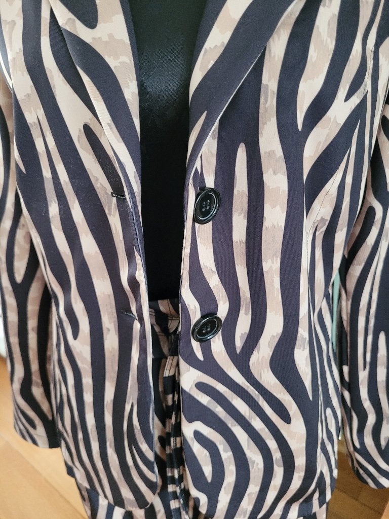 ANG'I travelstof zebra print pak kostuum maat M zgan, Maat 38/40 (M), Kostuum of Pak, Zwart, Ophalen of Verzenden