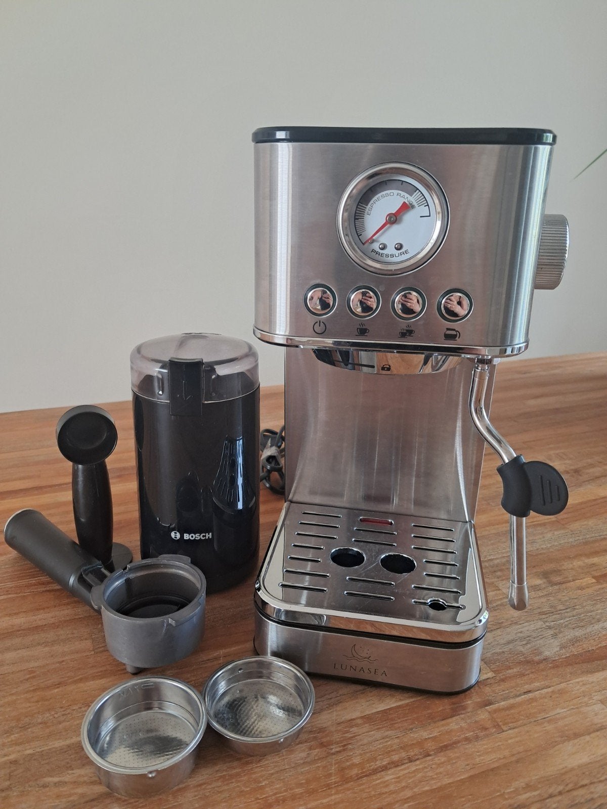 Lunasea Koffiemachine met Bosch Koffiemolen, Espresso apparaat, Ophalen of Verzenden, Zo goed als nieuw, 2 tot 4 kopjes