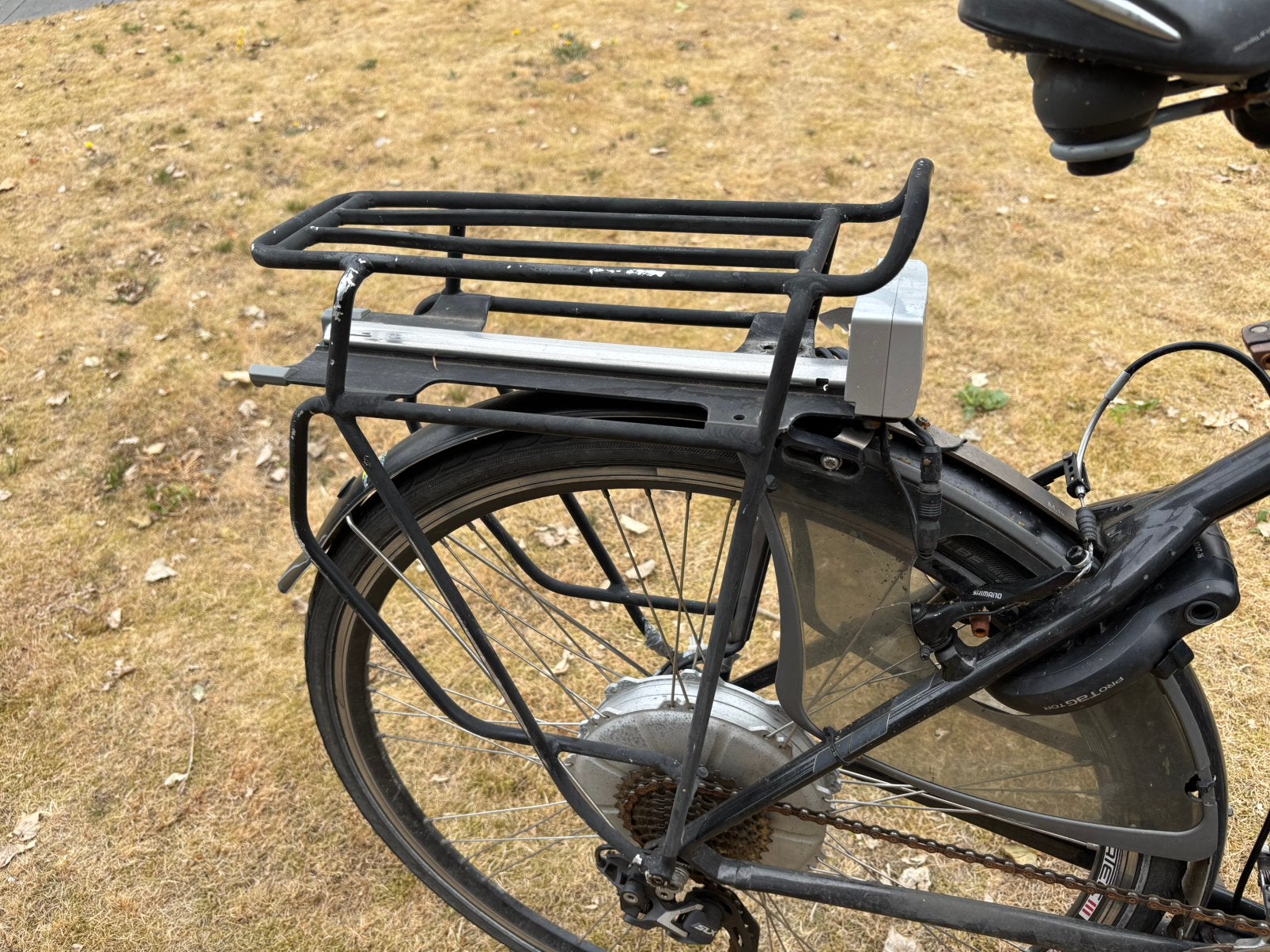 Trek t700 Bagagedrager batterij sleeve bijpassend axa slot, Ophalen of Verzenden, Gebruikt
