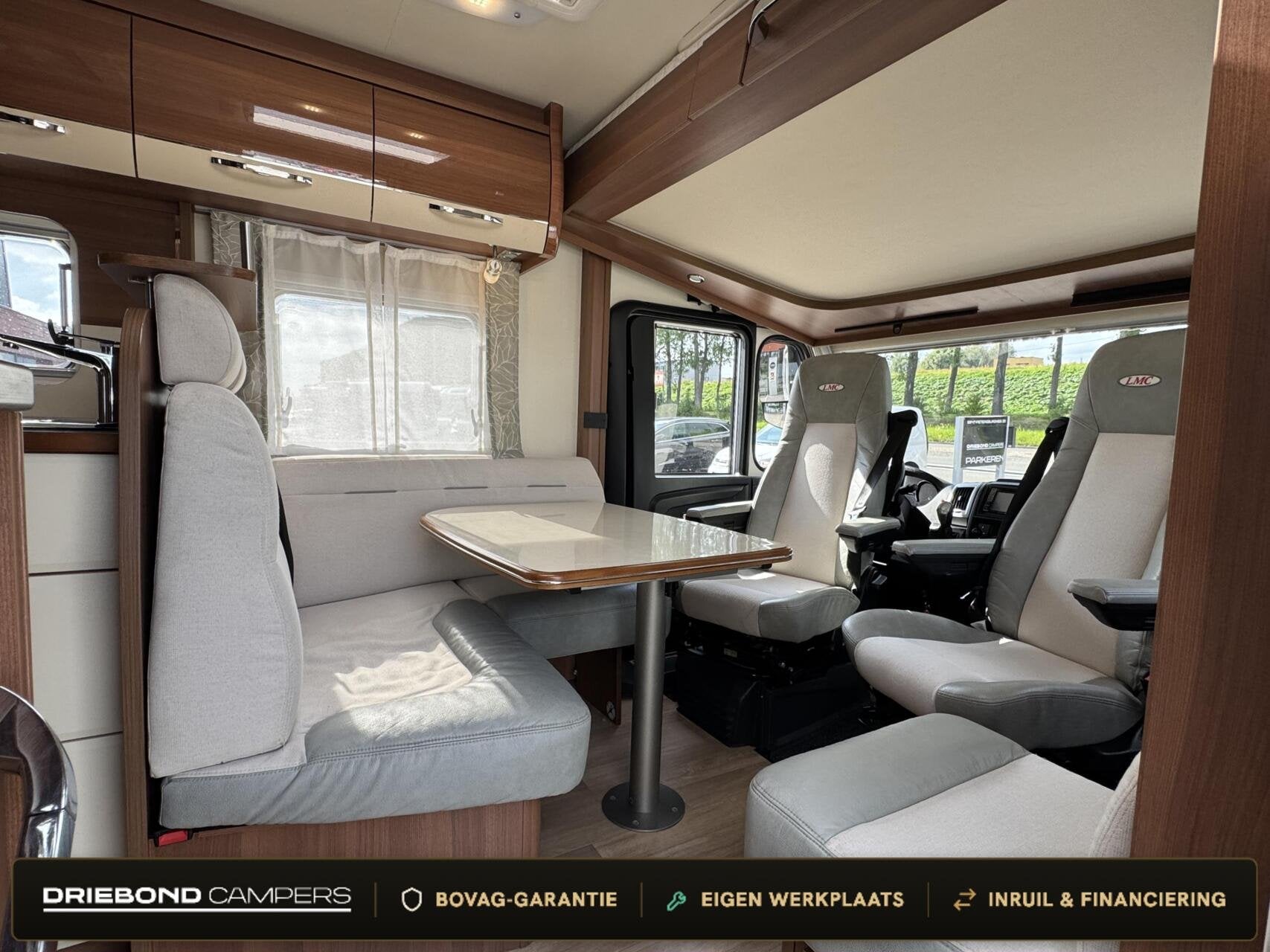 Lmc I735 Explorer Automaat Enkele Bedden Hefbed Zonnepaneel, Caravans en Kamperen, Airbags, 7 tot 8 meter, Bedrijf, Diesel