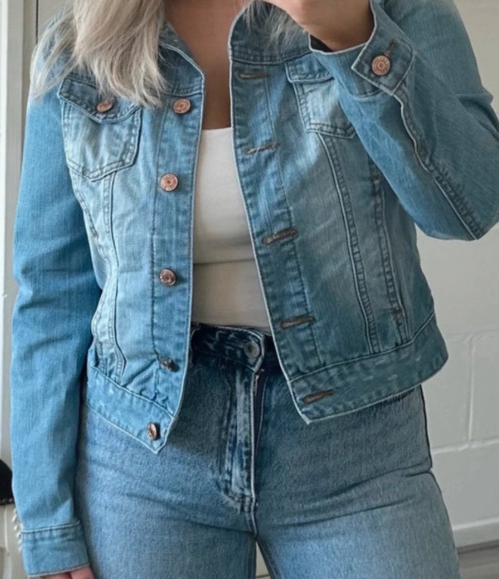 Denim Co blauwe spijkerjas met knoopsluiting, Ophalen of Verzenden, Zo goed als nieuw, Maat 38/40 (M), Blauw