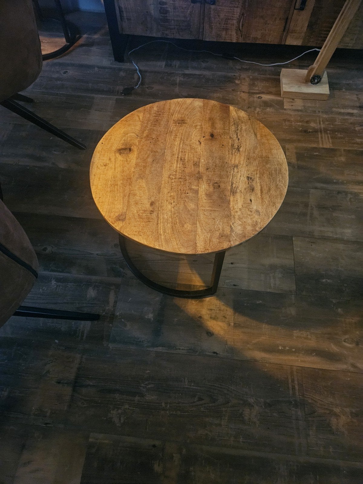 Ronde bijzettafel van mangohout, 45 tot 60 cm, Minder dan 55 cm, Rond, Industrieel, Modern