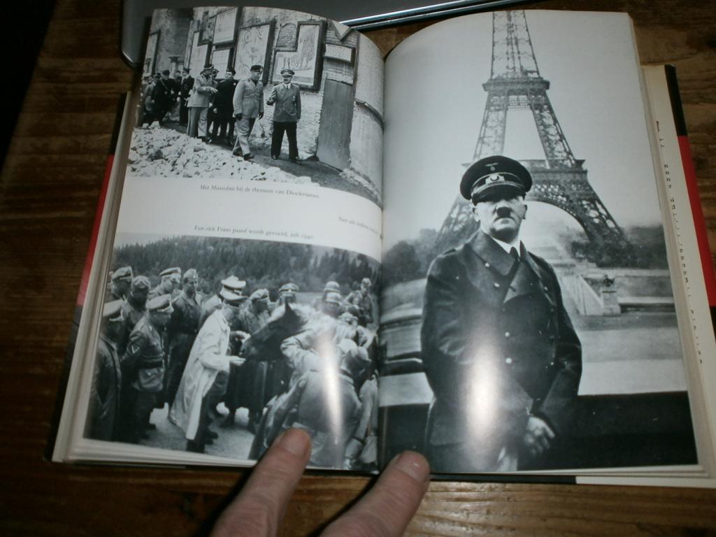 hitler leven en ondergang van een tiran met fotos wo 2, Boeken, Ophalen of Verzenden, Tweede Wereldoorlog, Zo goed als nieuw, Overige onderwerpen
