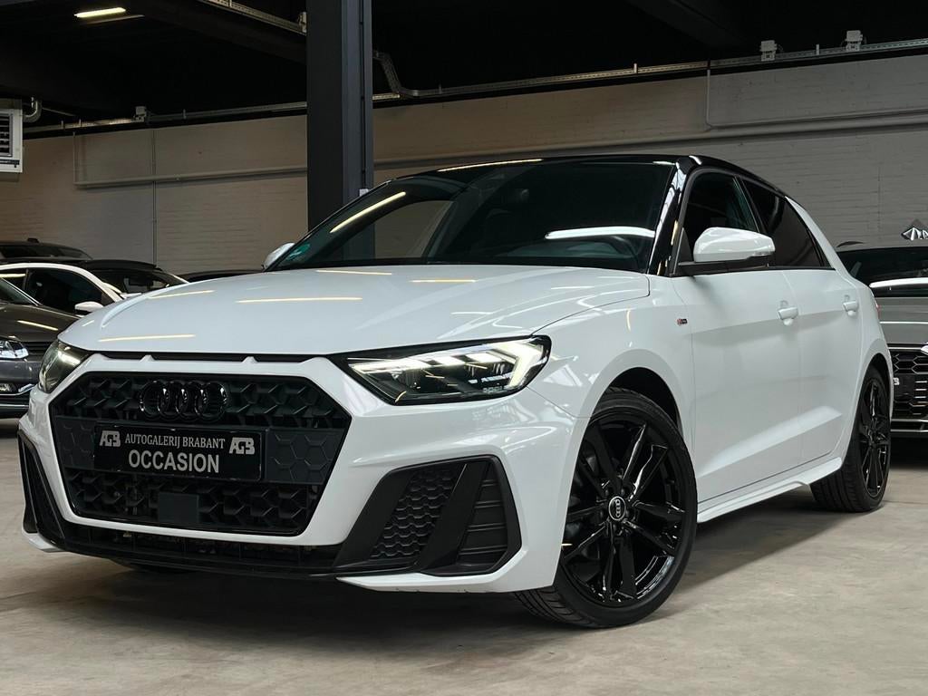 Audi A1 Sportback 35 TFSI S-line Automaat/Sfeerverl/Carplay/, Auto's, 150 pk, Leder en Stof, Wit, Origineel Nederlands