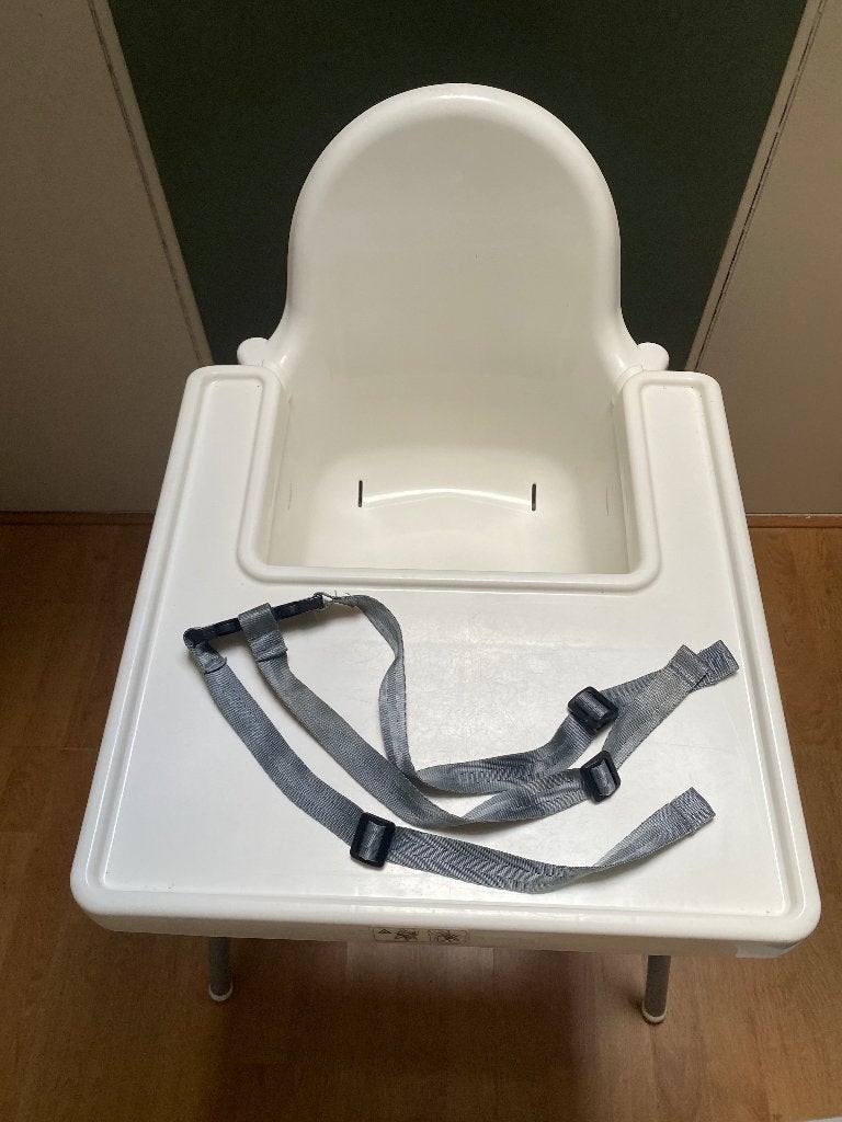IKEA Antilop kinderstoel met gordel, Kinderen en Baby's, Ophalen, Zo goed als nieuw, Overige typen, Afneembaar eetblad
