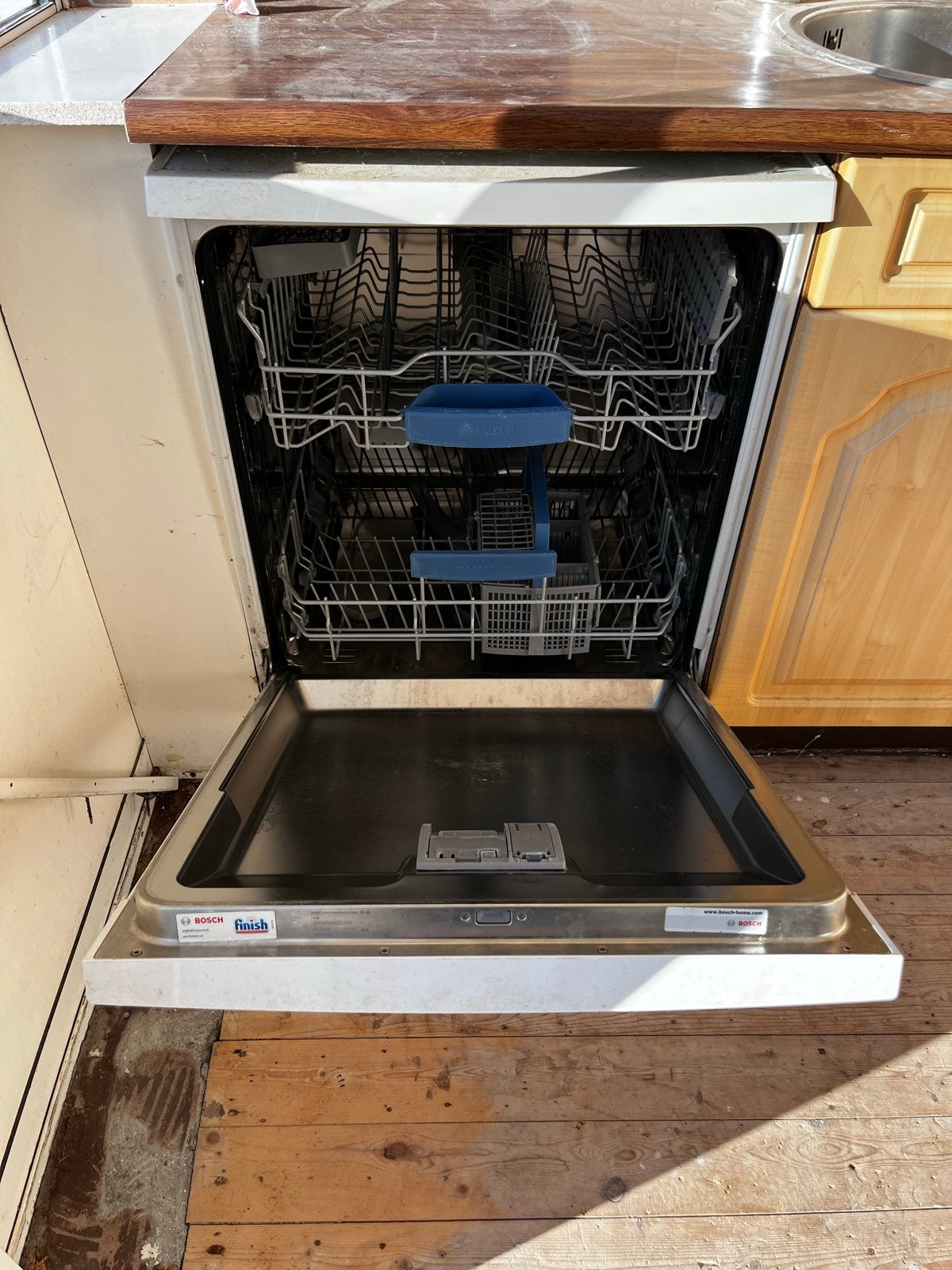 Foto 4 van Complete keuken incl Bosch vaatwasser en Zanussi koel/vries