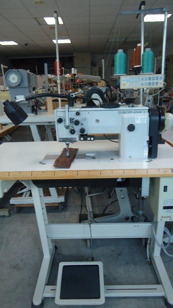 Industrie Naaimachine Adler 3 VoudigTransport Volauto(witte