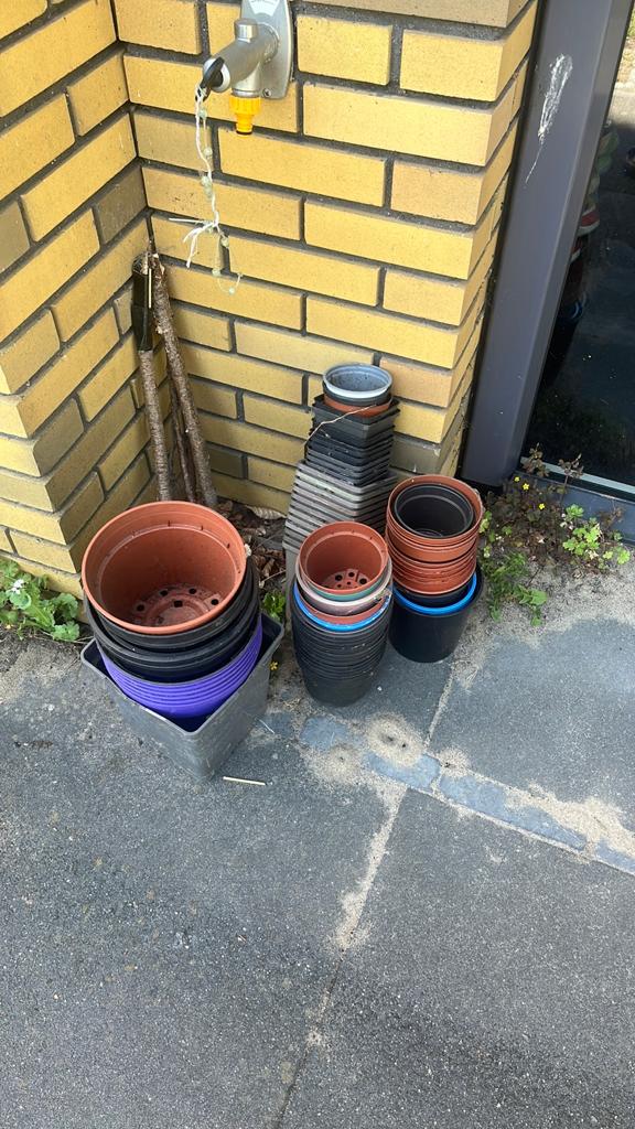 Heel veel kweekpotten., Tuin en Terras, Ophalen, Kunststof, Zo goed als nieuw, Minder dan 40 cm
