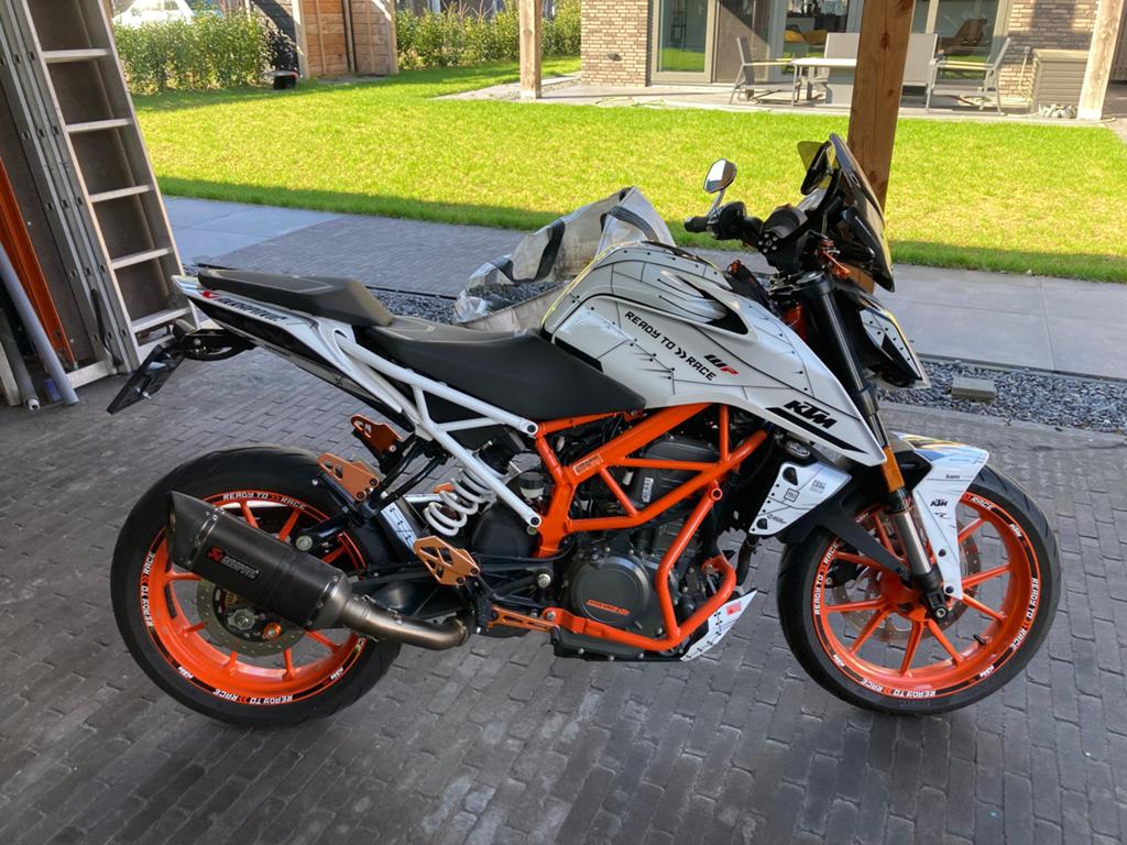 KTM DULE 390, Particulier, Naked bike