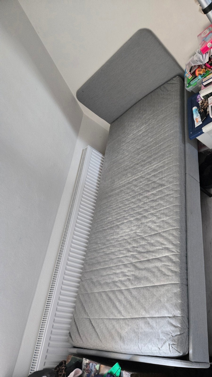 ikea bed met matras, Huis en Inrichting, 90 cm, Eenpersoons, Ophalen of Verzenden, Zo goed als nieuw