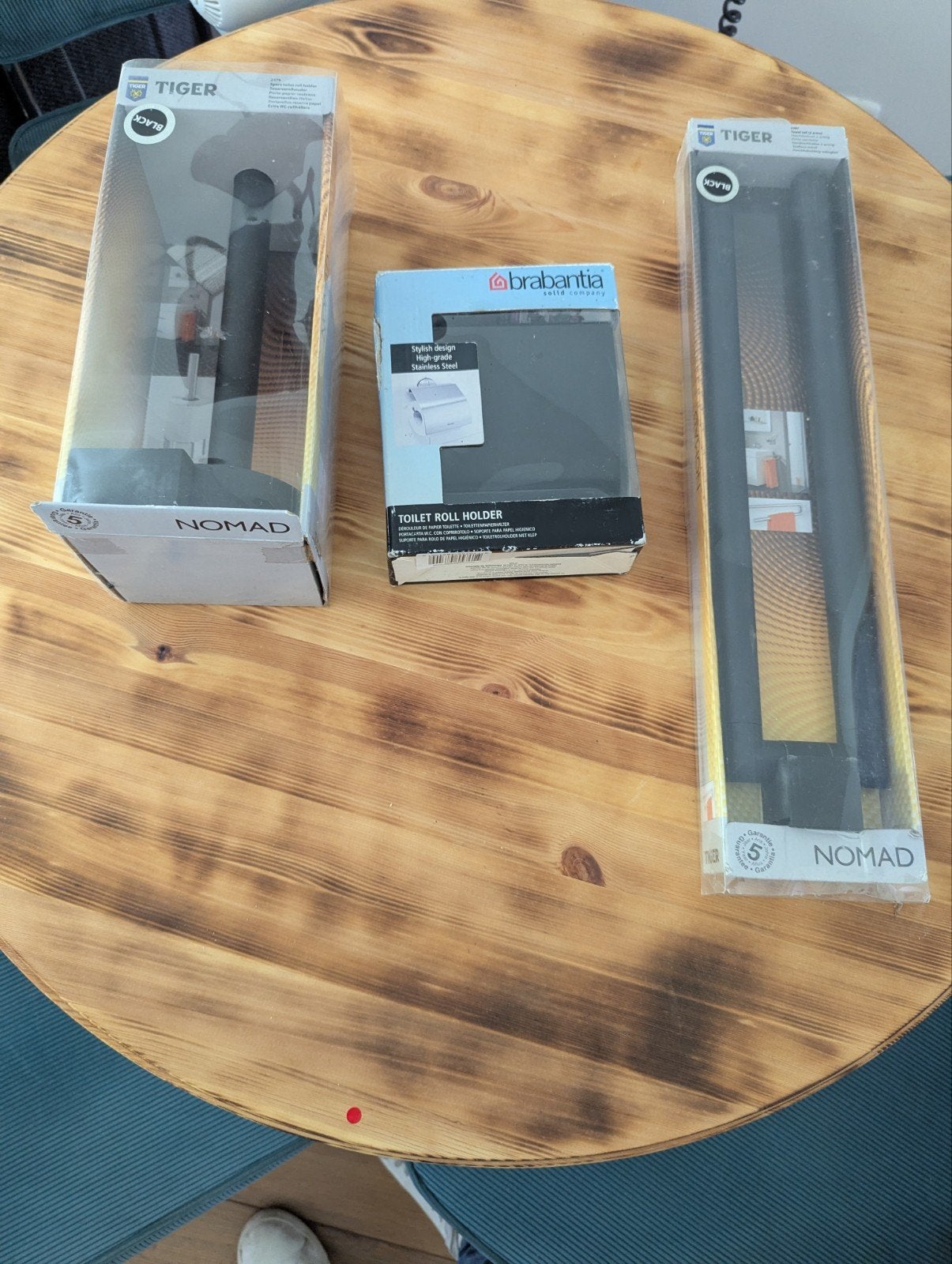 Badkameraccessoires:Brabantia toiletrolhouder & Tiger rekken, Handdoekenrek, Zwart, Nieuw, Ophalen of Verzenden
