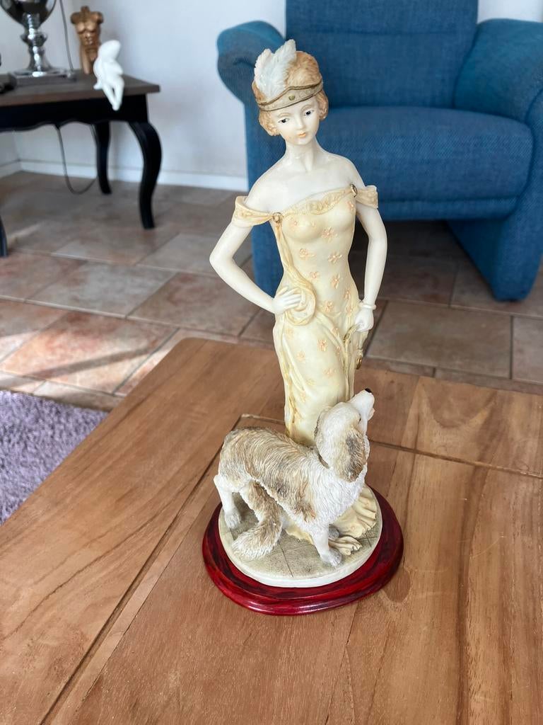 Beeldje vrouw met hond, Antiek en Kunst, Kunst | Beelden en Houtsnijwerken, Ophalen