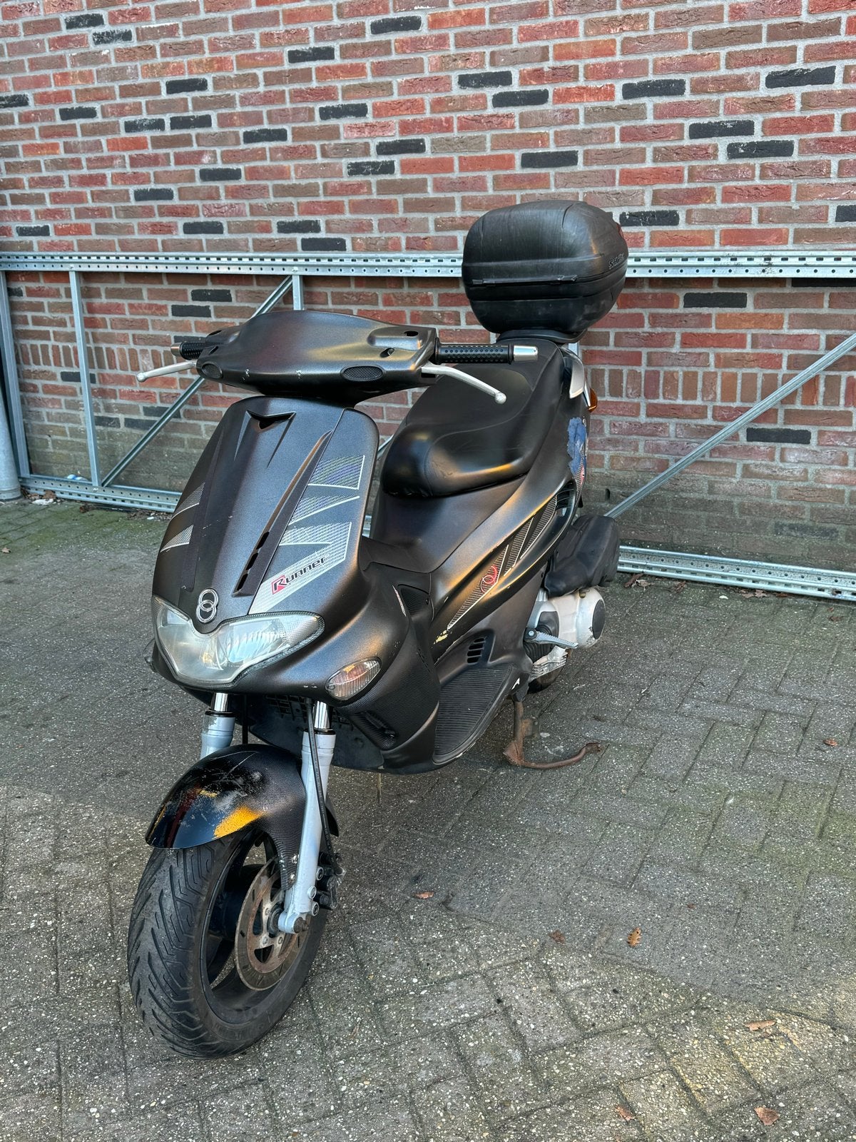 Gilera Runner 125cc met Duitse papieren, Ophalen, Zo goed als nieuw, Benzine