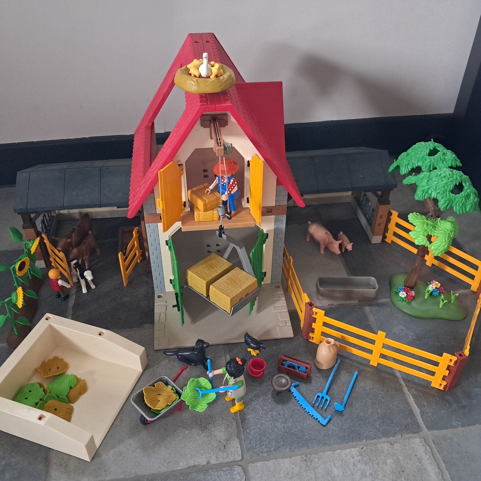 grote playmobil boederij 4490, Kinderen en Baby's, Gebouw, Complete set, Ophalen of Verzenden, Zo goed als nieuw