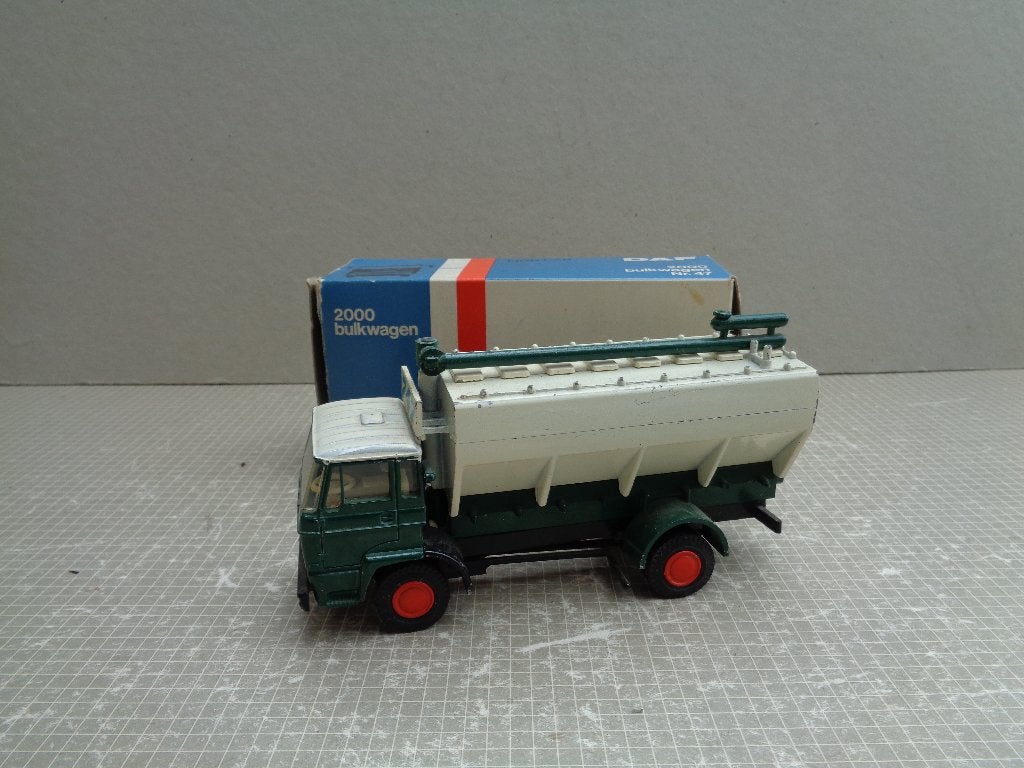 lion daf 2000 vijzelwagen met doosje, Hobby en Vrije tijd, Modelauto's | 1:50, Ophalen of Verzenden, Zo goed als nieuw, Bus of Vrachtwagen