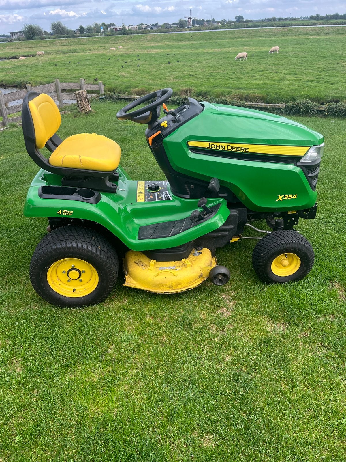 John Deere X354 4x4 Zitmaaier - 2018, 84.9 uur, Ophalen, Gebruikt, Mulchfunctie, Benzine-grasmaaier