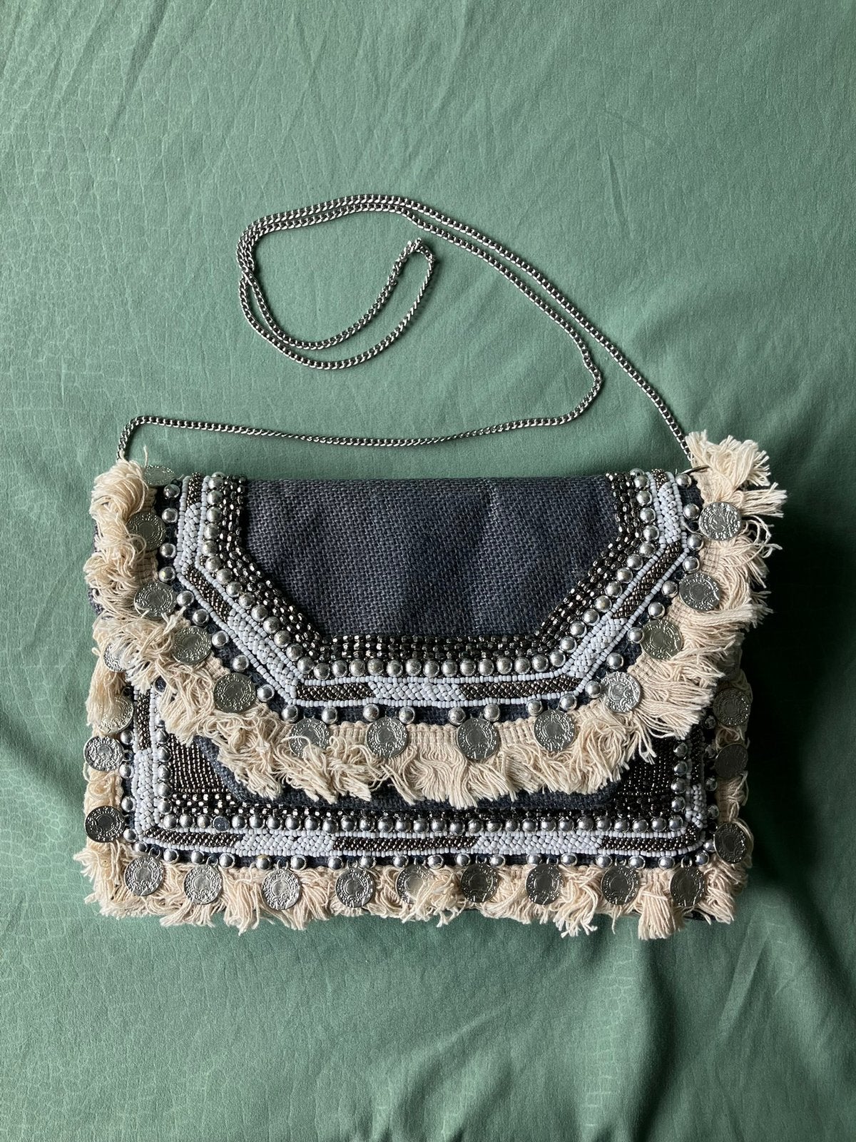 Bohemian Grey Beaded Clutch Bag with Coins & Cotton Fringes, Ophalen of Verzenden, Nieuw, Grijs, Schoudertasje