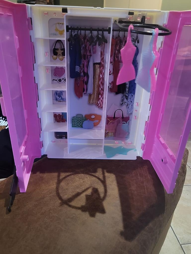 Barbie Kledingkast, Kinderen en Baby's, Speelgoed | Poppen, Ophalen of Verzenden, Gebruikt, Barbie
