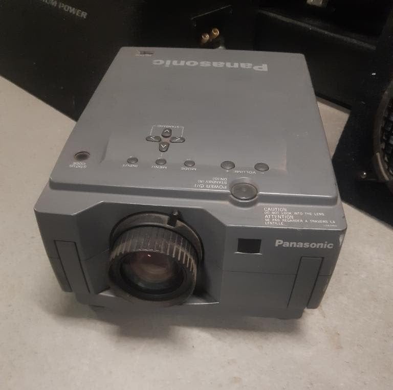 Panasonic PT-L556E LCD Projector - Vintage Beamer, Ophalen, Gebruikt, Panasonic, Onbekend