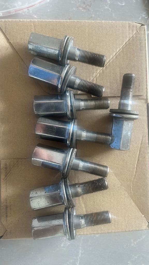 Wielbouten 8 stuks, Ophalen, Gebruikt, Peugeot