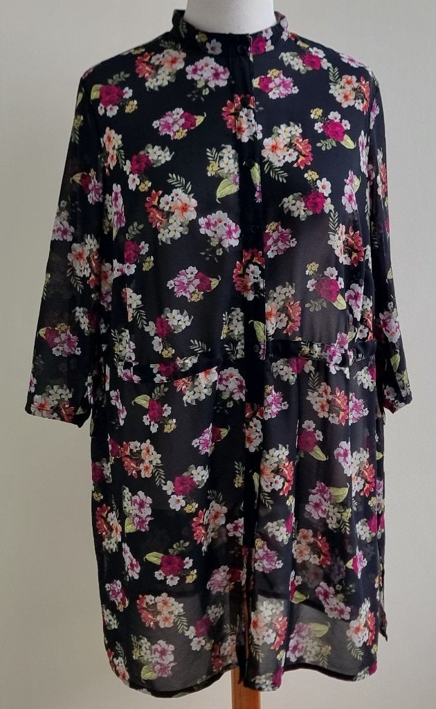 Otto zwarte tuniek blouse met bloemen print mt. 50, Ophalen of Verzenden, Zo goed als nieuw, Zwart, Blouse of Tuniek
