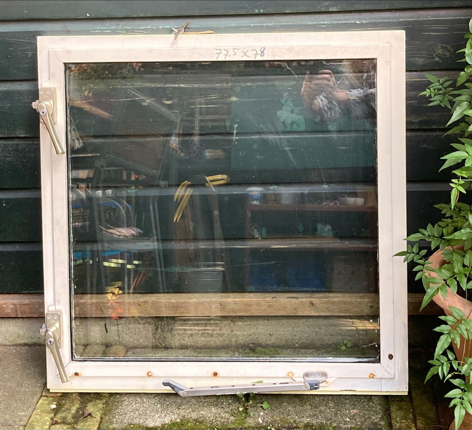 Gebruikt gevelraam met enkel glas - 77.5x78 cm, Ophalen of Verzenden, Gebruikt, Gevelraam of Ruit, Minder dan 80 cm