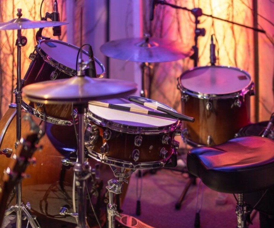 Drummer gezocht opstartende band