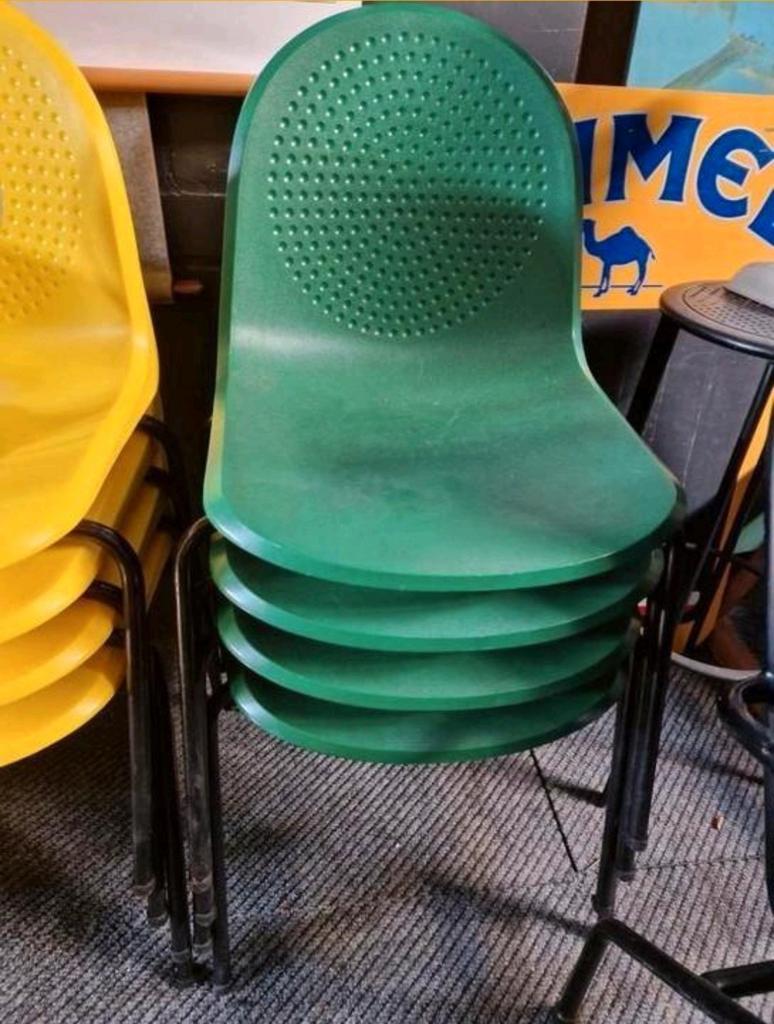 4 gele 4 groene kunststof vintage stoelen Nowy styl >10 euro, Huis en Inrichting, Stoelen, Ophalen, Overige kleuren, Kunststof