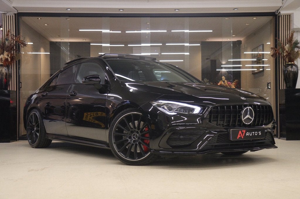 Mercedes-Benz CLA-klasse AMG 35 4MATIC PANO/CARPLAY/BUR/SFEE, Auto's, Mercedes-Benz, Automaat, CLA, 1490 kg, Euro 6