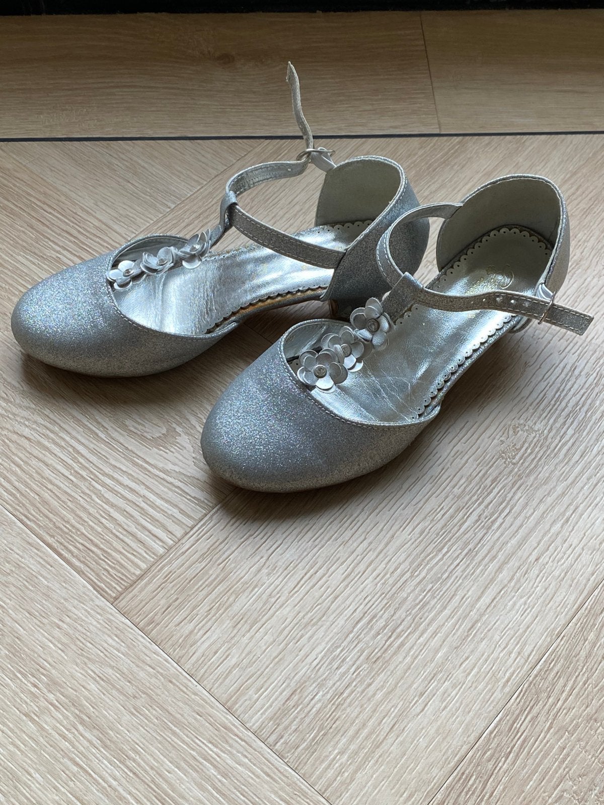 Meisjesschoenen met hak glitter zilver, Meisje, Schoenen, Ophalen of Verzenden, Zo goed als nieuw