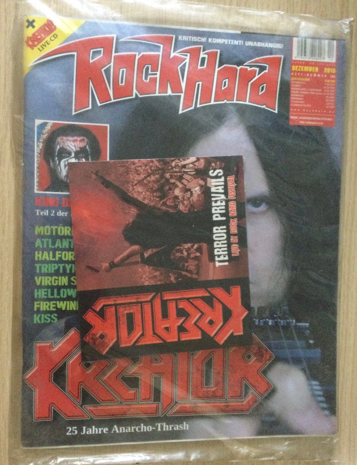 Rock Hard magazine 12/2010 + live CD Kreator, Ophalen of Verzenden, Zo goed als nieuw, Algemeen