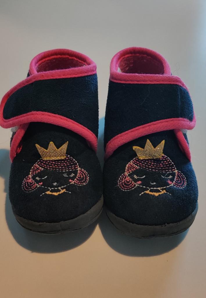 pantoffels maat 23, Gebruikt, Jongen of Meisje, Overige typen, Ophalen of Verzenden