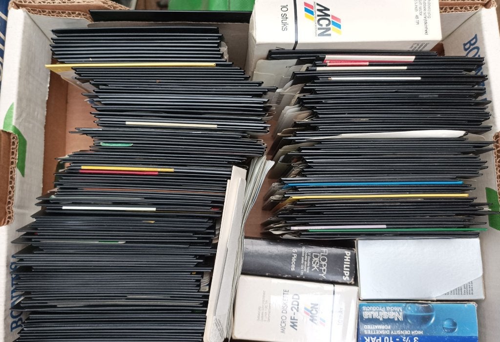 Bijna 600 floppies floppy disks 5.25 en 3.5 inch, Computers en Software, Ophalen