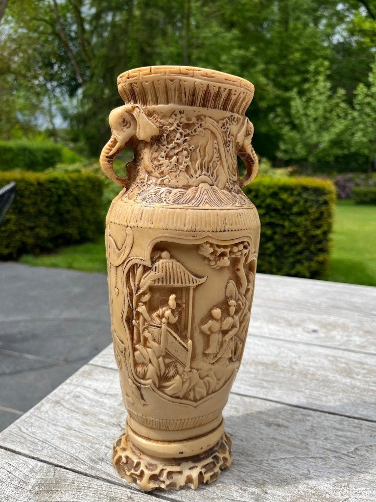 Statige Resin Vaas met Olifantenhandvaten (29 cm), Antiek en Kunst, Ophalen of Verzenden