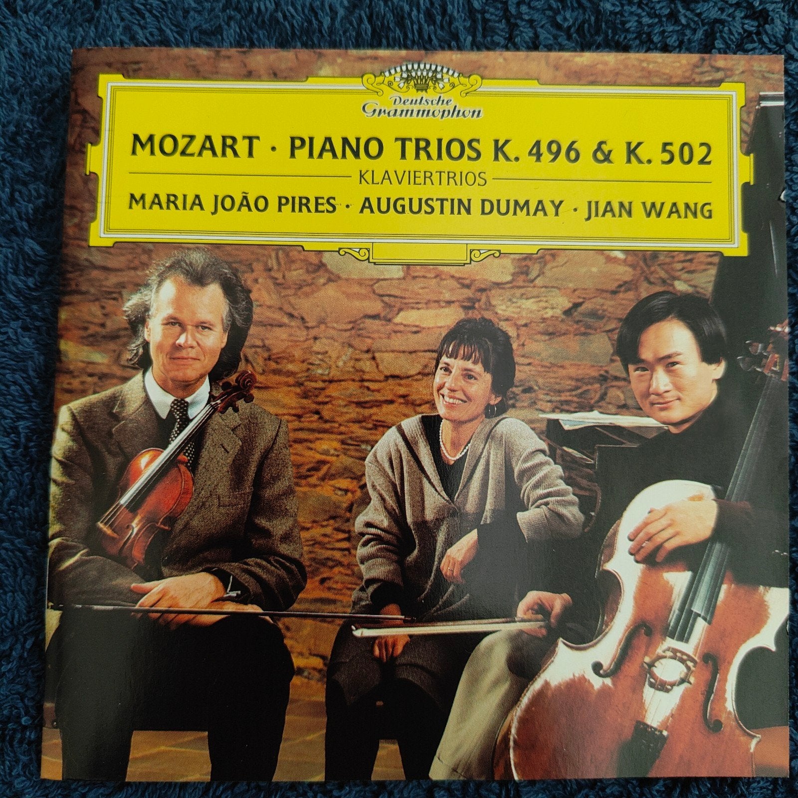 Mozart: Piano Trio's K. 496 & K. 502 - Maria João Pires 2 CD, Cd's en Dvd's, Inclusief boekje, Kamermuziek, Mozart, Ophalen of Verzenden