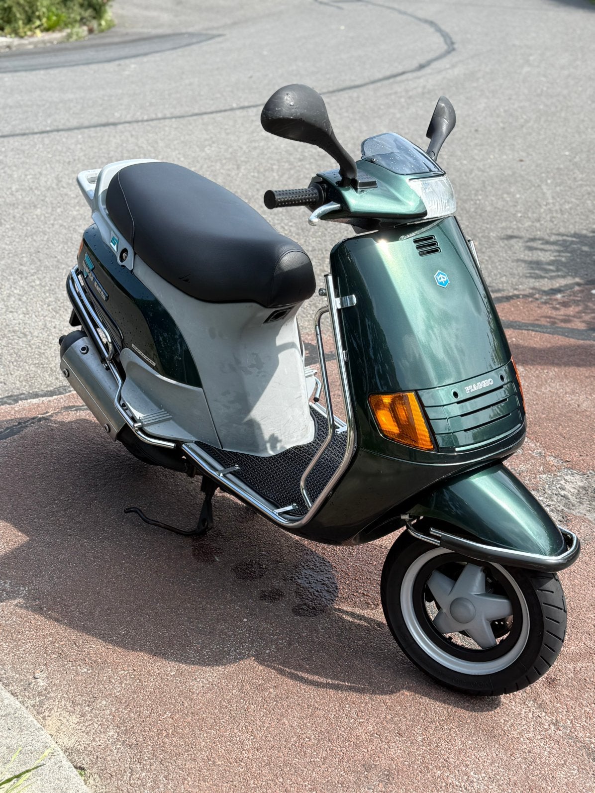 Piaggio skr 125cc a1, Fietsen en Brommers, Scooters | Piaggio, Ophalen of Verzenden, Zo goed als nieuw, Benzine, Overige modellen