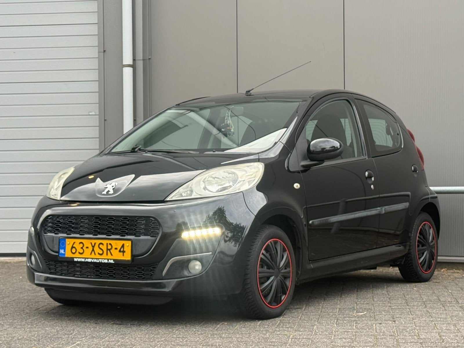 Peugeot 107 1.0 12V 5DR 2012 Zwart *APK 09-2027*, Auto's, Voorwielaandrijving, 4 stoelen, Origineel Nederlands, Handgeschakeld