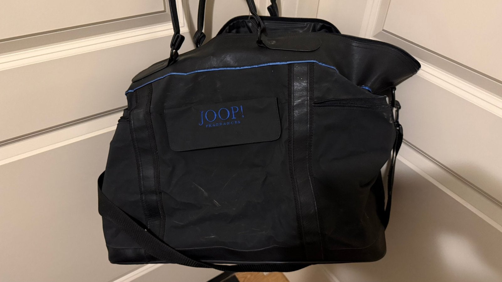 Grote JOOP reistas weekendtas, zwart blauw accentje, 40 tot 60 cm, 30 cm of meer, Zwart, Ophalen of Verzenden