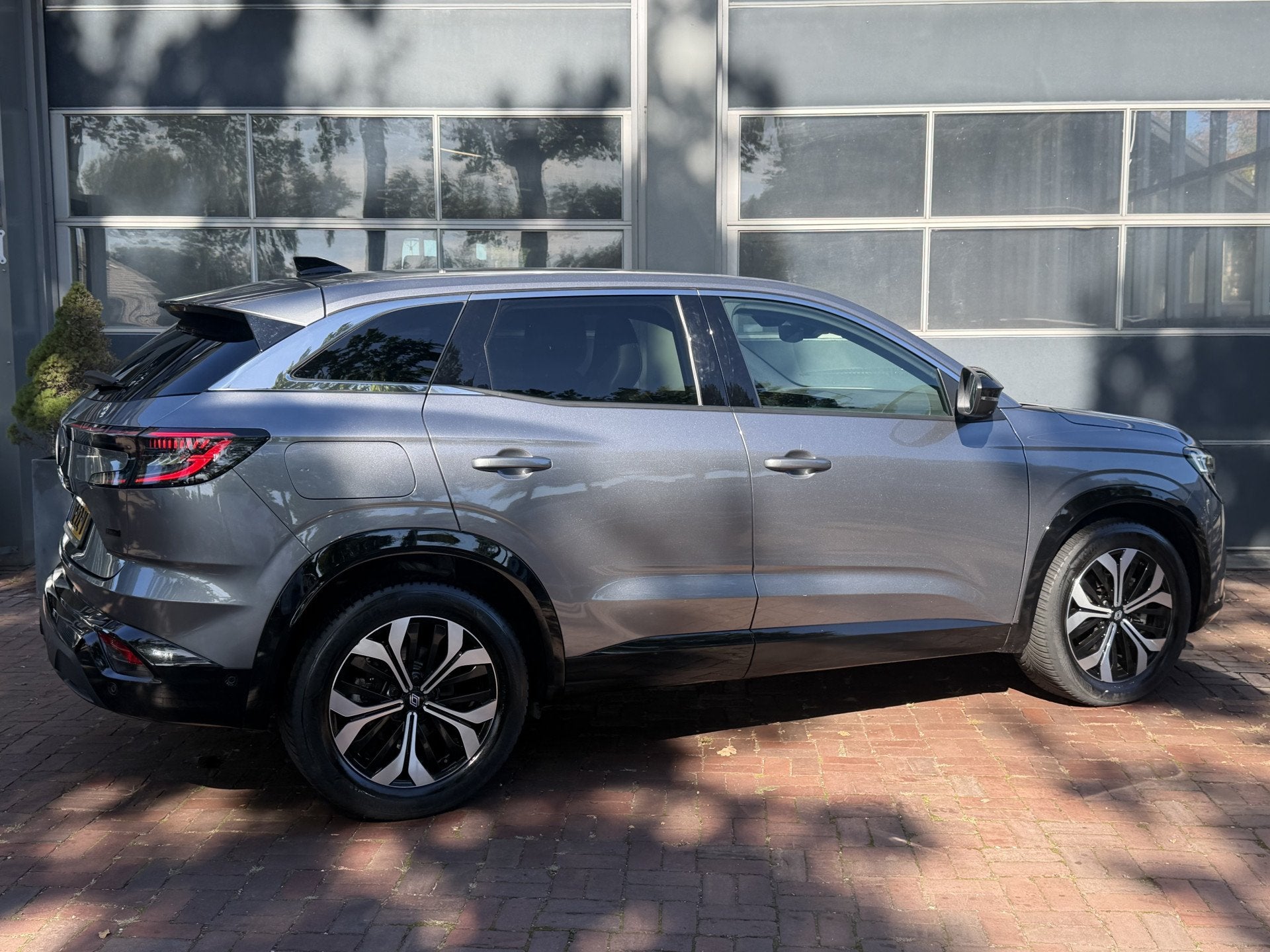 Renault Austral 1.2 E-Tech full hybrid 200 techno Navi & Car, Auto's, Dealer onderhouden, Stof, Gebruikt, Euro 6